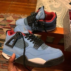 Jordan 4 Travis Scott